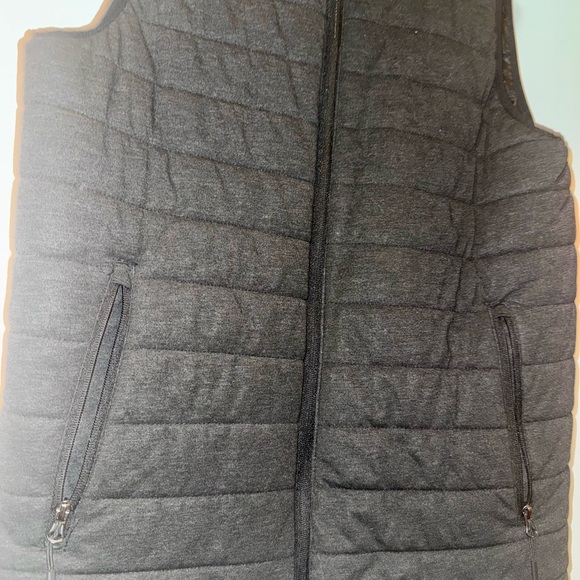 Men's Quilted Black Vest - Picture 2 of 6